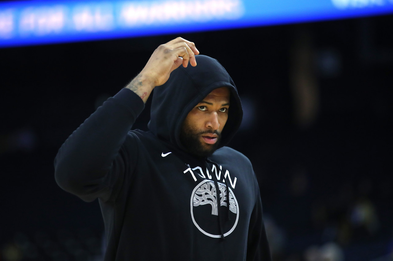 与此相对 与此相对